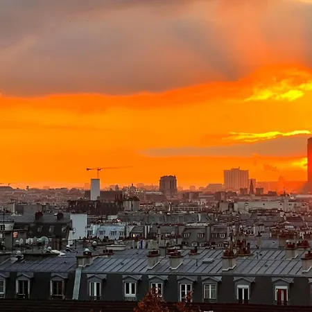 Rum i privatbostad With Fabulous View On Roofs Paris