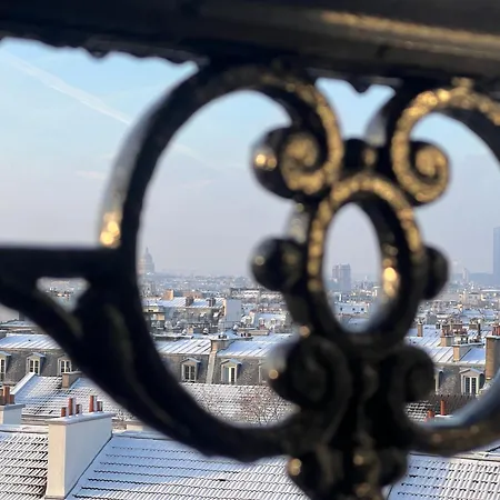 With Fabulous View On Roofs Rum i privatbostad *