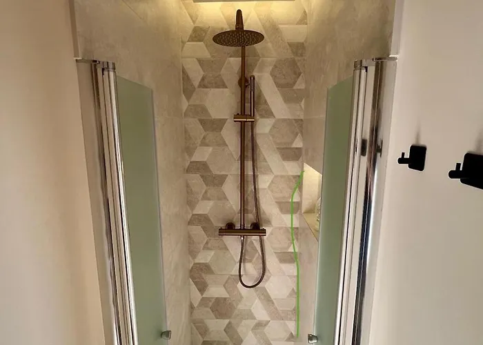 홈스테이 With Fabulous View On Roofs